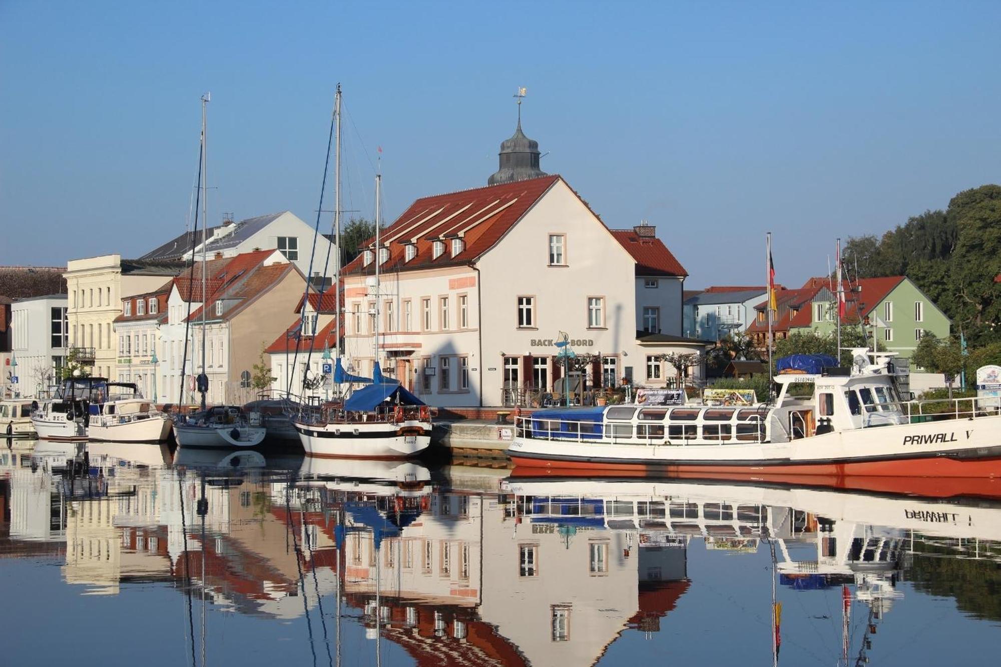 Lagunenstadt Am Haff Fewo 80 - Kai Apartment Ueckermunde Luaran gambar